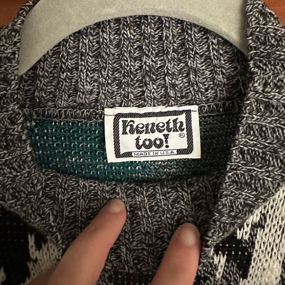 Vintage 1980s made in USA Kenneth too! Maple Leaf detail knit sweater size L - Picture 2 of 3